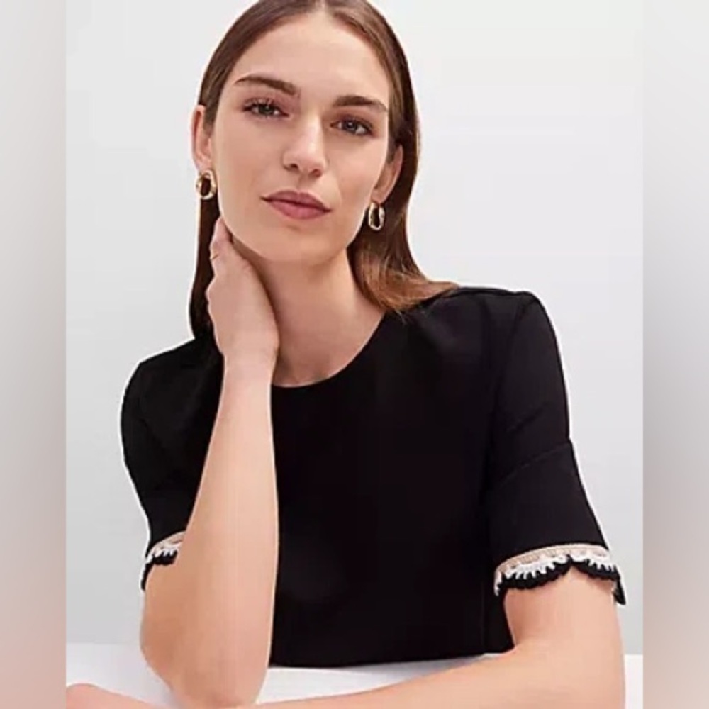 ANN TAYLOR Crochet Trim Ponte Top in black